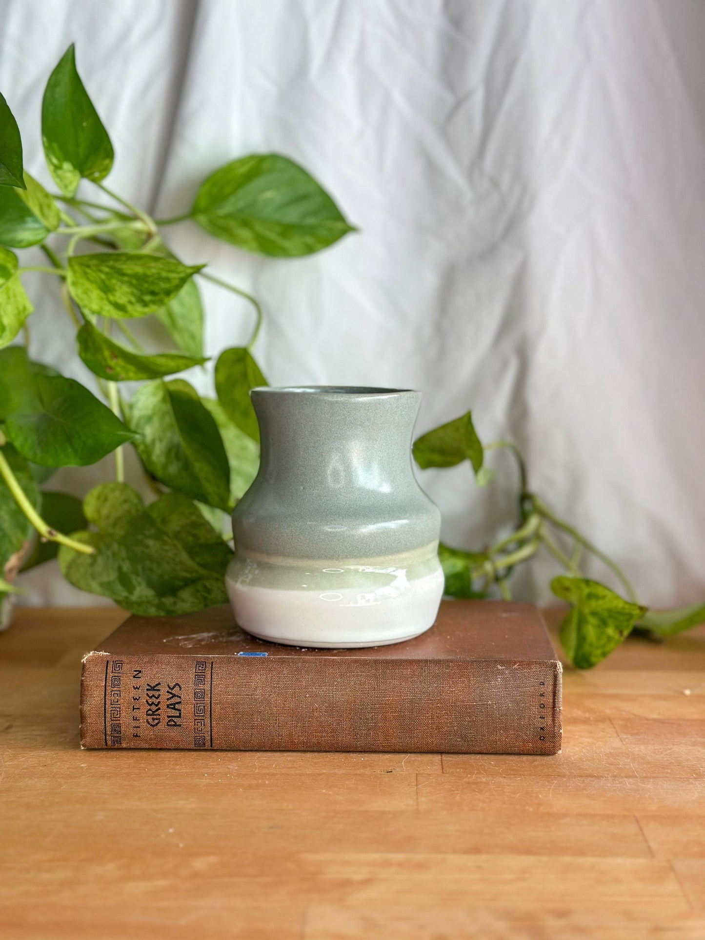 minimal ceramic porcelain vase