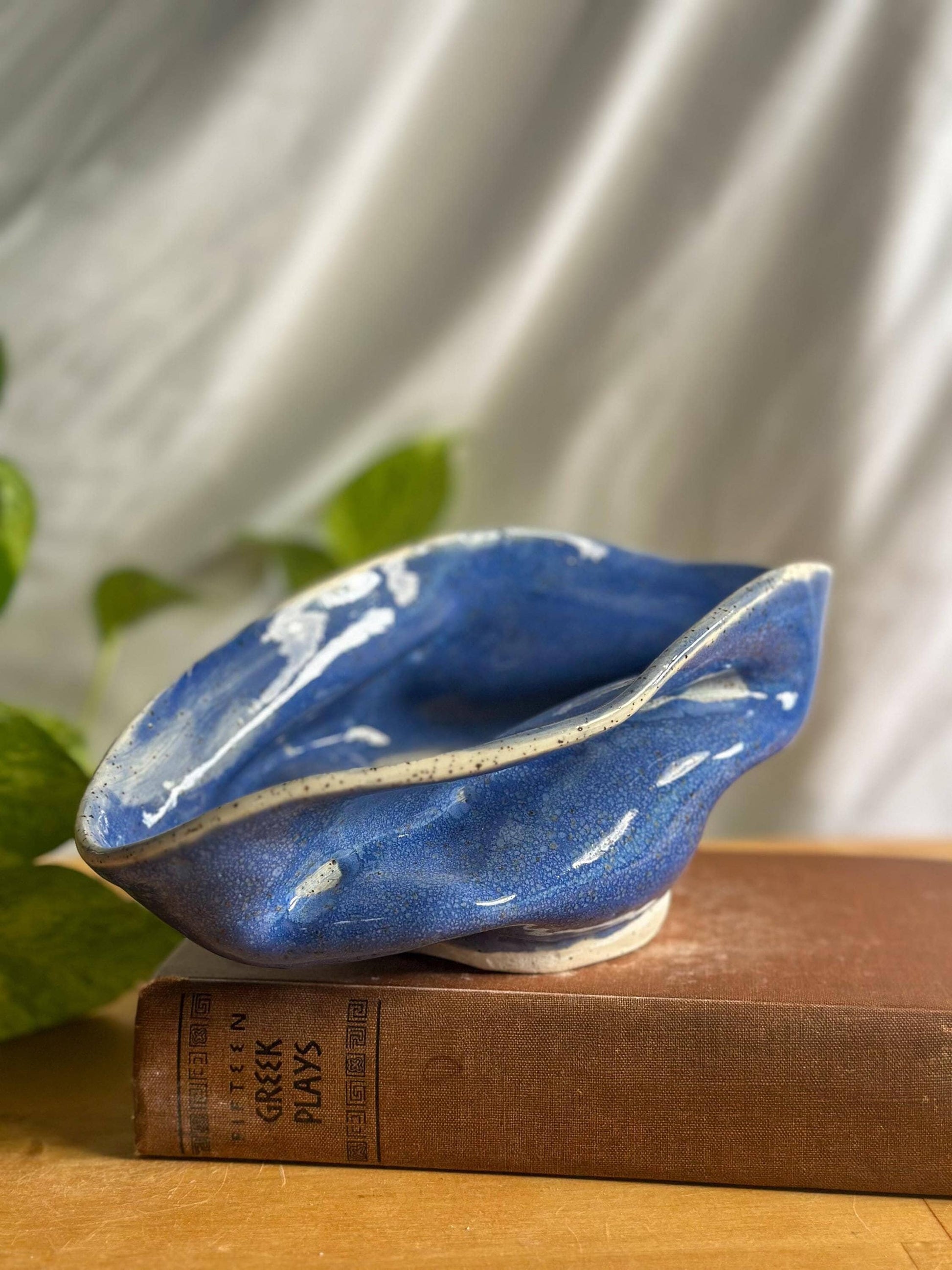 decorative blue bowl - structural vase