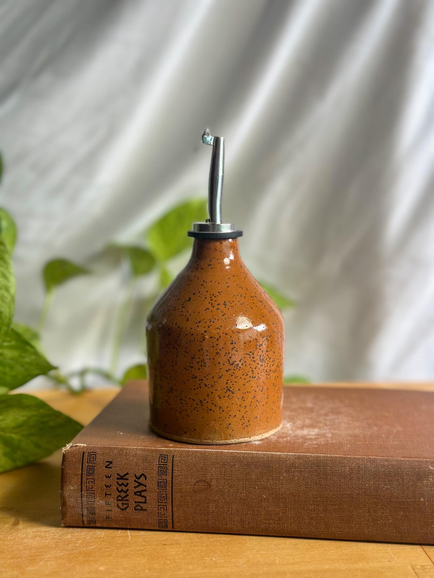 cinnamon olive oil ceramic bottle (with spout)