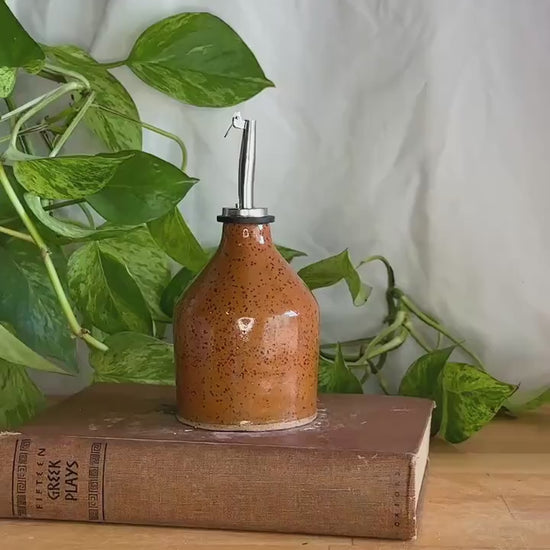 cinnamon olive oil ceramic bottle (with spout)