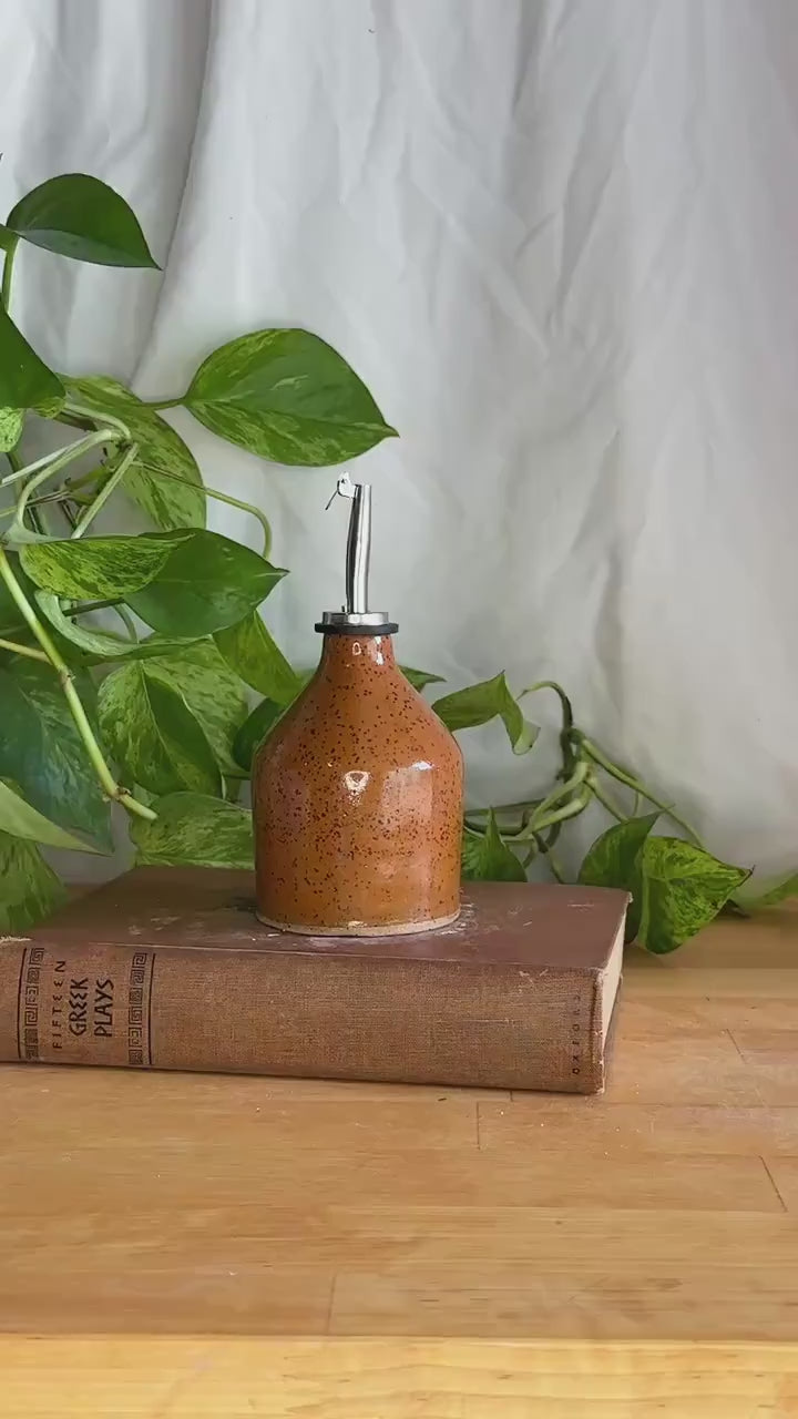 cinnamon olive oil ceramic bottle (with spout)